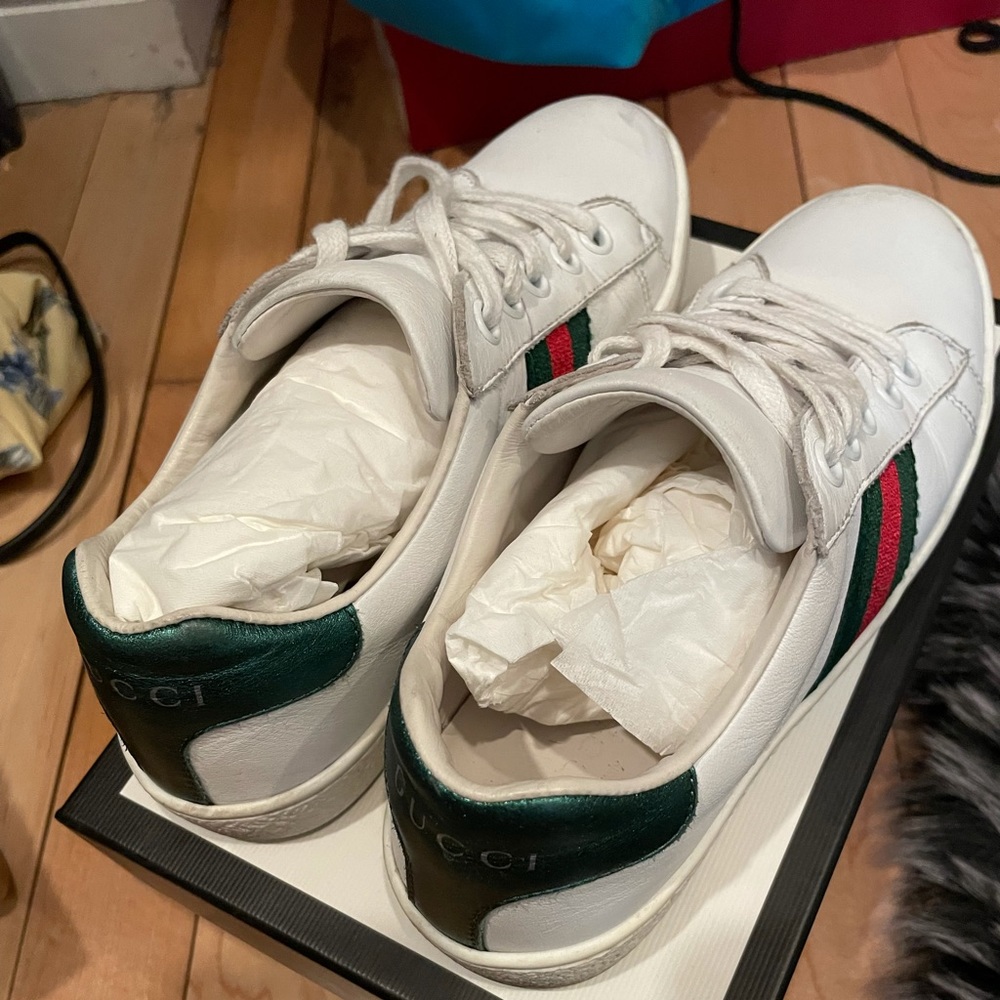 Gucci kids shoes size 33